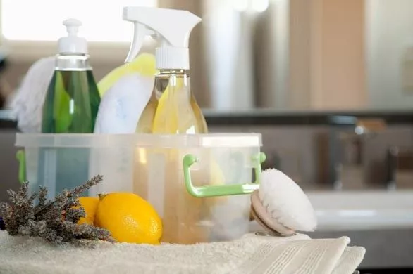hemmagjorda rengöringsmedel med ättiksprit och citron